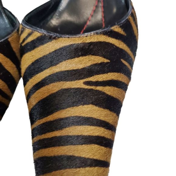 REPOSH Kate Spade Black and Tan Heels - Picture 2 of 7